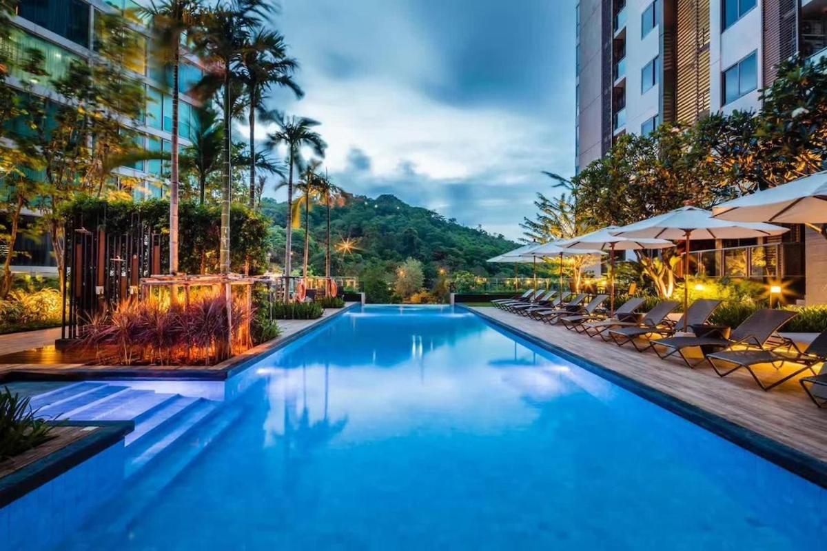 2 Bed High Floor Sea View - In Apartment Pattaya