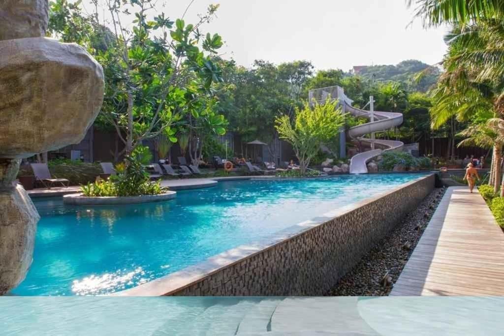 2 Bed High Floor Sea View - In * Pattaya