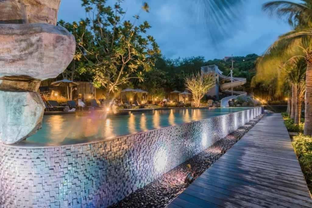 2 Bed High Floor Sea View - In * Pattaya