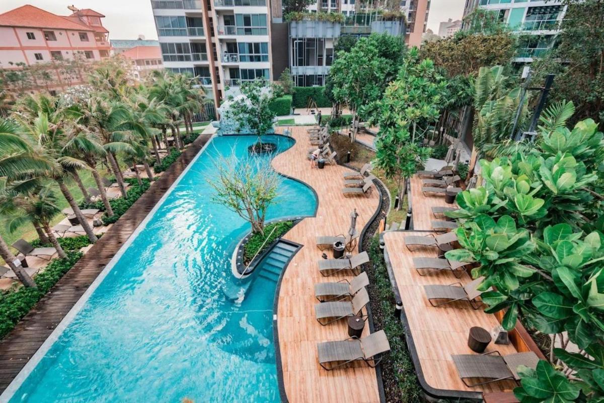 2 Bed High Floor Sea View - In
